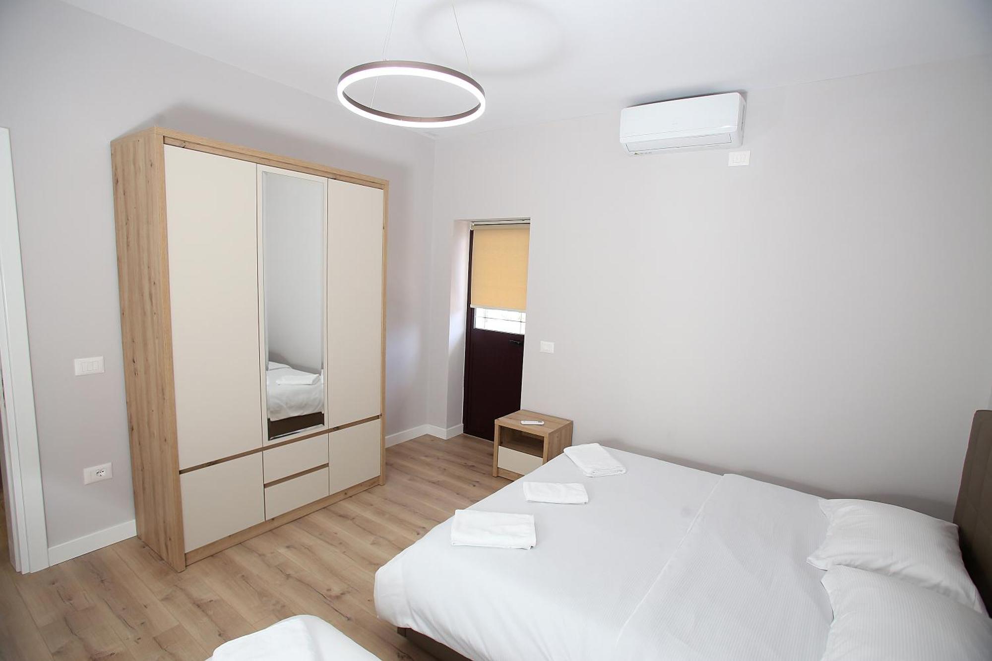 The Met Apartments ดูร์เรส ภายนอก รูปภาพ
